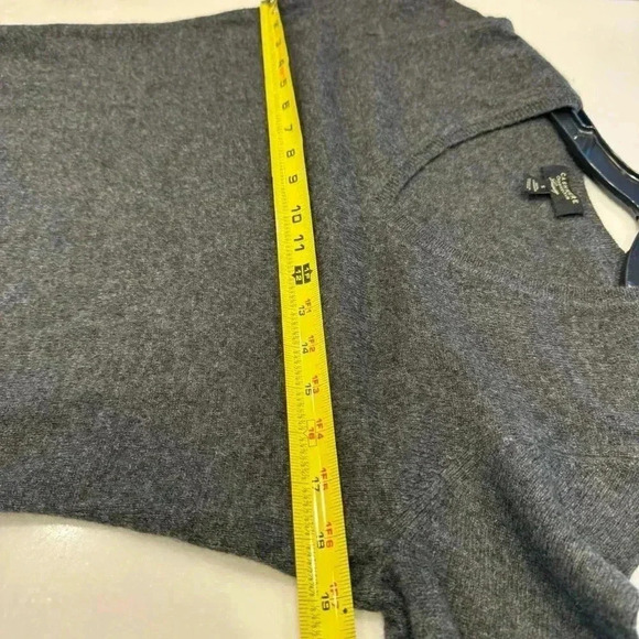 Charter Club Luxury CASHMERE v-neck sweater dark gray size small - Picture 3 of 5